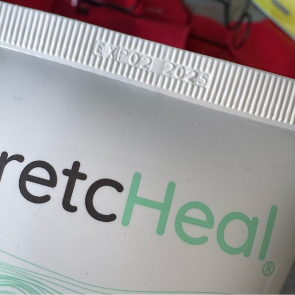 NWT StretcHeal Set Anti Stretch Marks & Scars Cream - Picture 3 of 16